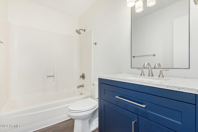 Building Photo - 4414 S Newberry Rd