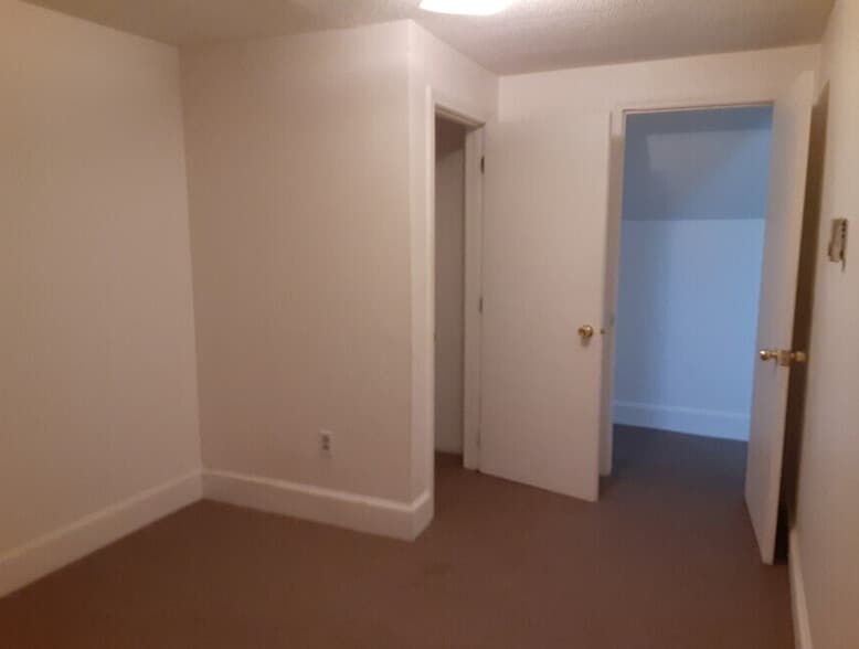 Building Photo - 55 Katharine St