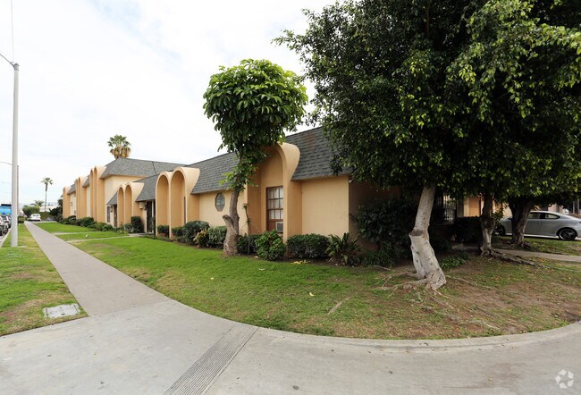 Building Photo - 130 W Winston Rd