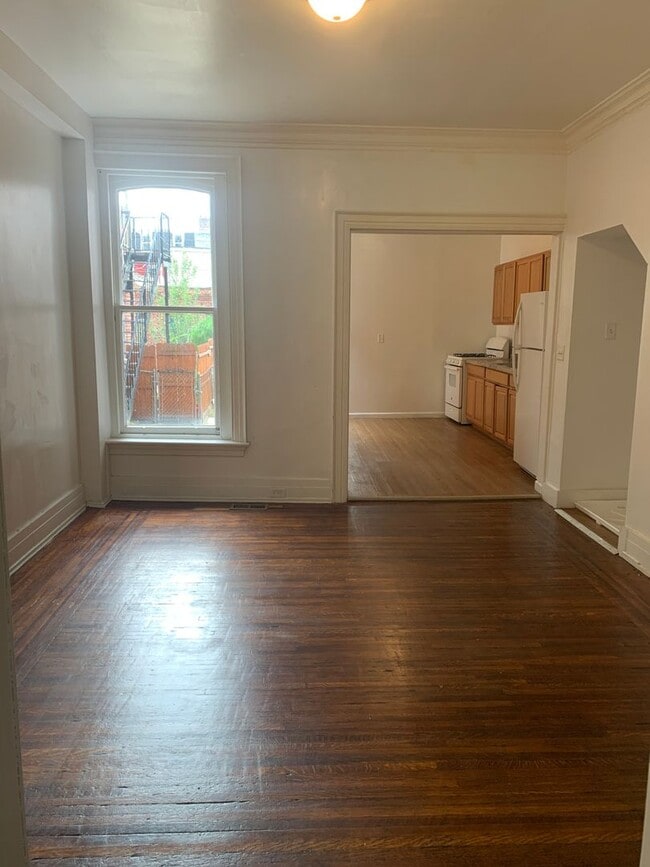 Building Photo - 2 Bedroom 1st Floor-Parking- Penn Park Area York City