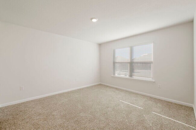 Building Photo - 5033 Rivergrass Dr