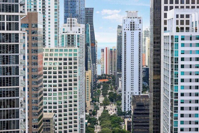 Building Photo - 200 Biscayne Blvd Way