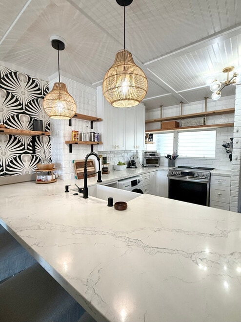 Building Photo - 2421 Ala Wai Blvd