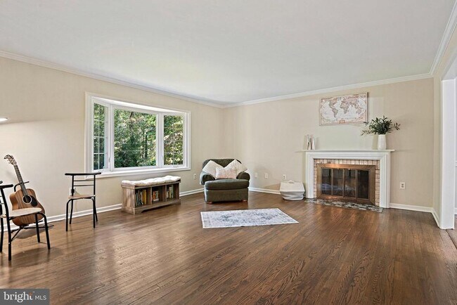 Building Photo - 2918 Glenvale Dr