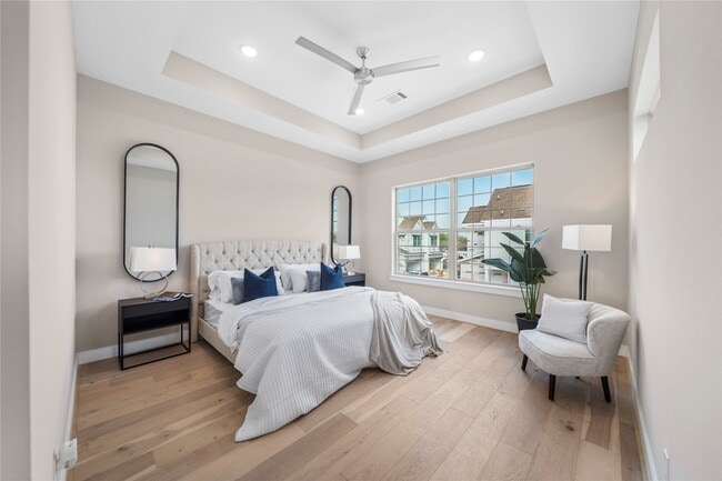 Building Photo - 305 Chobani Ln