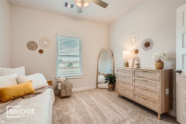 Building Photo - 33138 Willow Hts Ln