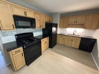 Building Photo - 2526 Queenswood Dr