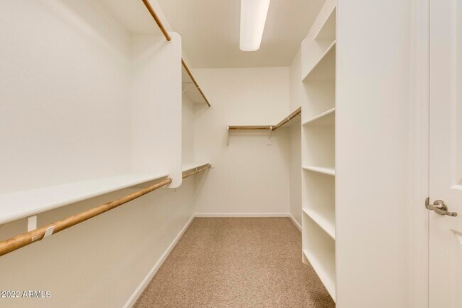Building Photo - 5733 W Plum Rd
