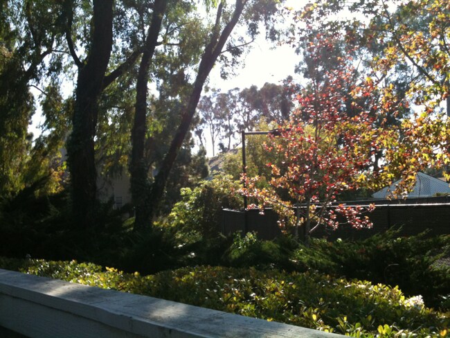 Building Photo - 4874 Thille St