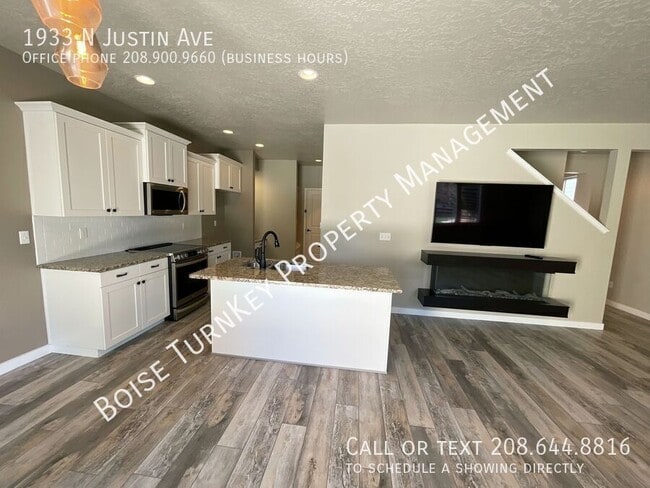 Building Photo - 1933 N Justin Ave