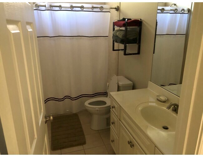 Building Photo - 3940 Grandbridge Dr