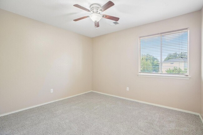 Building Photo - 1132 Pine Portage Loop