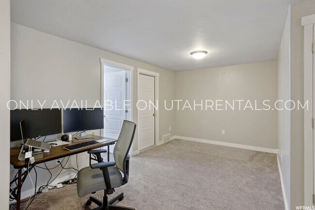 Building Photo - 5073 W Arete Wy