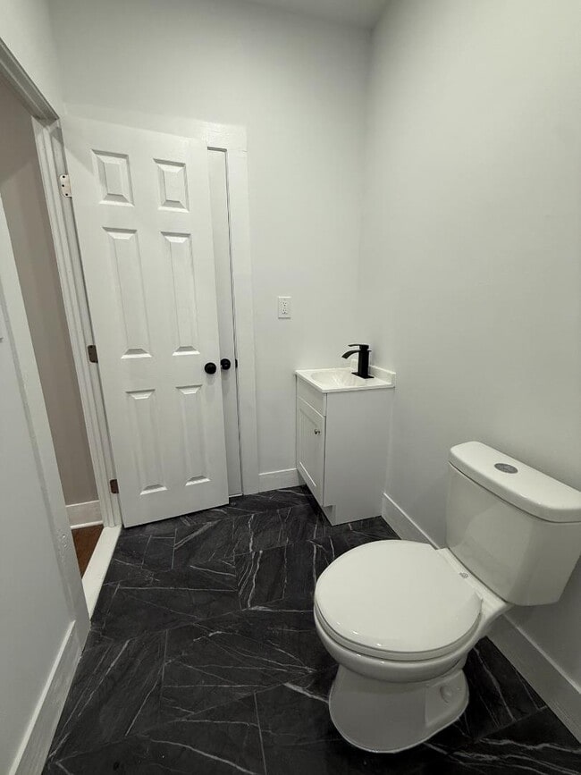 Building Photo - 442 Hudson Ave