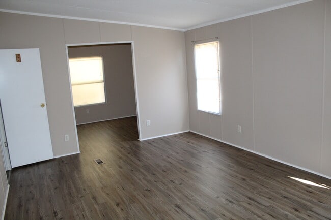 Building Photo - 4797 Briar Ct