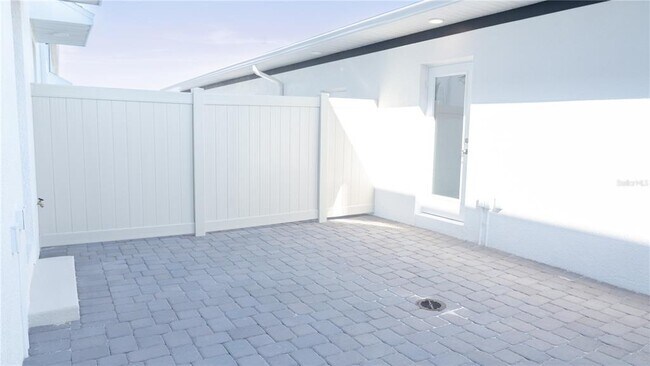 Building Photo - 583 Pothos St