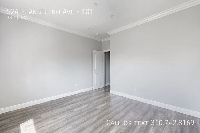 Building Photo - 524 E Angeleno Ave