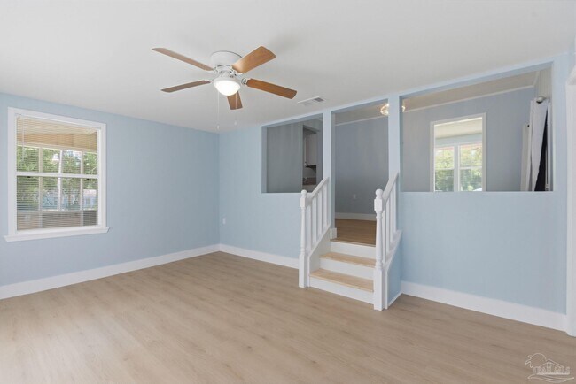 Building Photo - 525 Pelham Rd