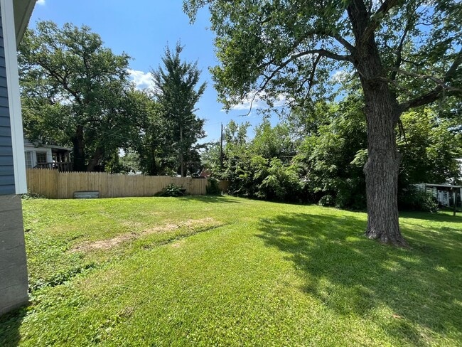 Building Photo - 2 Bedroom Home in Harrodsburg!