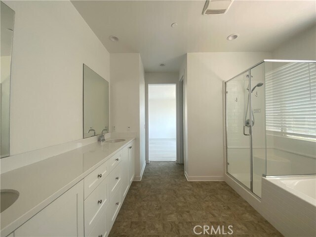 Building Photo - 2932 E Silver Sky Dr