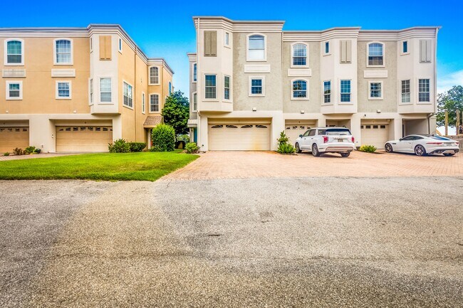 Building Photo - 53 Yacht Club Dr
