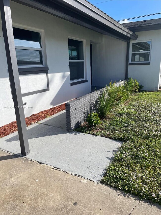 Building Photo - 737 Sesame Ct
