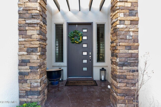 Building Photo - 7200 Kiowa Creek Dr