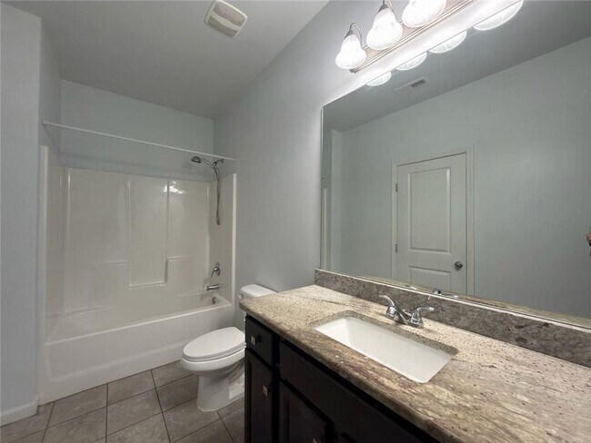 Building Photo - 2886 Cove View Ct SE