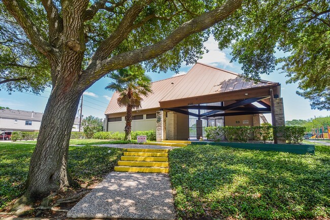 Building Photo - 6428 Alisa Ln