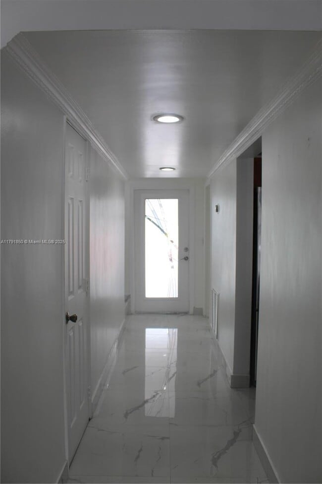 Building Photo - 1840 W 73rd Pl