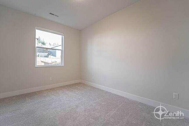 Building Photo - 2375 N R St