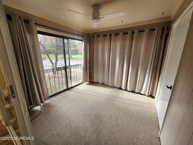 Building Photo - 129 Amberly Dr