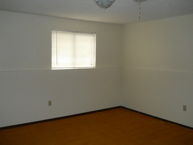 Building Photo - South Hill 4 bed 2 bath home