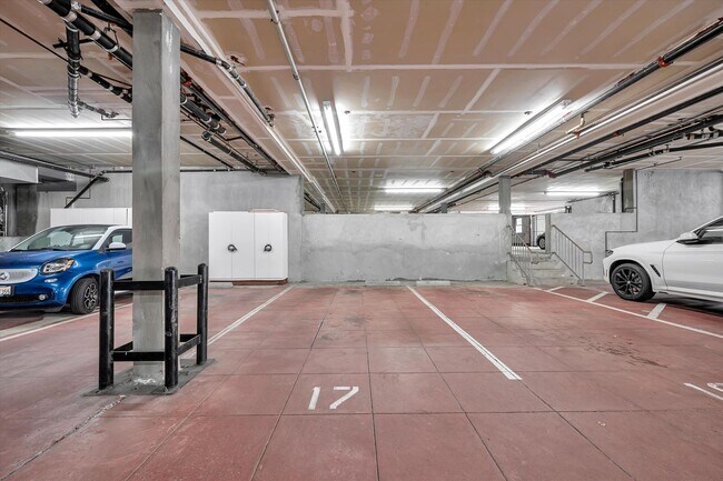 Building Photo - Prime Location Condo in Noe Valley - Please Contact for Showing Availability!