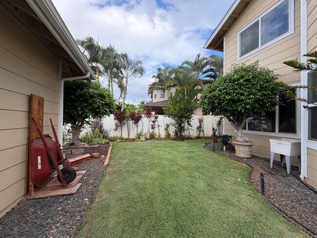 Building Photo - Spacious 4-Bedroom Ewa Beach Home with Den...