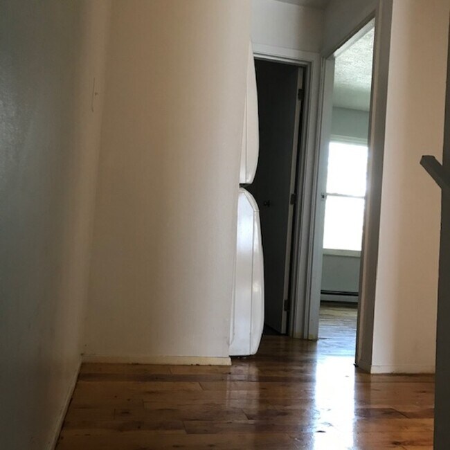 Building Photo - 705 Bunker Hill Rd