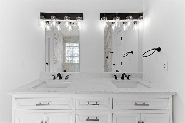 Building Photo - 30108 Hacienda Ln