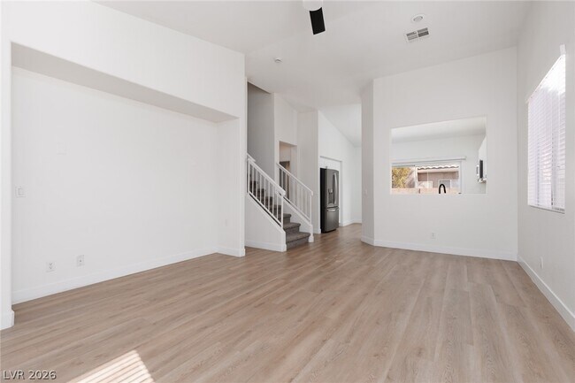 Building Photo - 886 Park Walk Ave