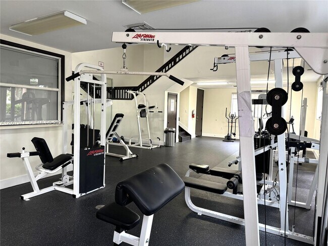 Building Photo - 10420 SW 158th Ct