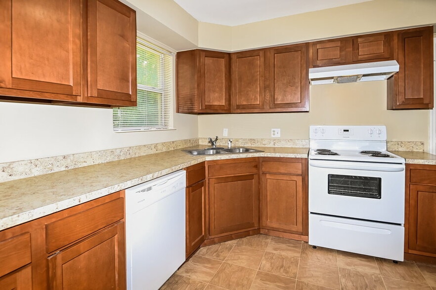 Building Photo - 2615 Ligustrum Rd