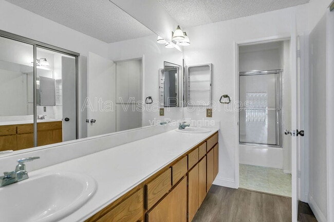 Building Photo - 8878 Regents Rd