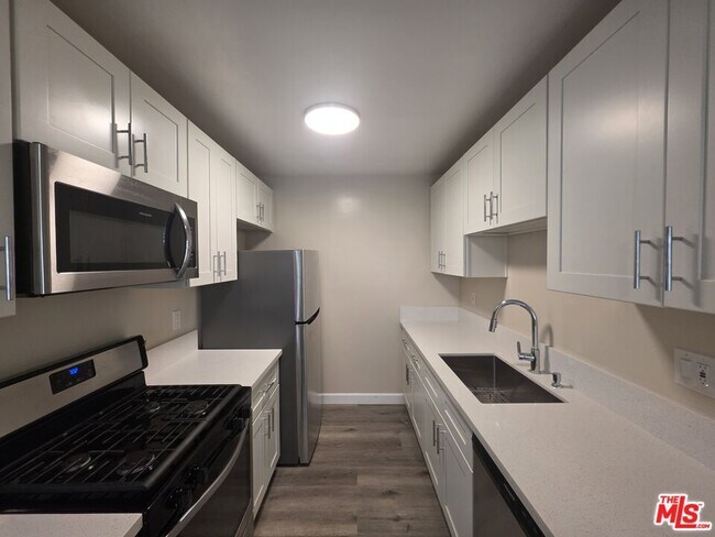 Building Photo - 7972 Norton Ave