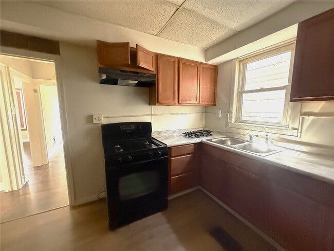 Building Photo - 1243 Sutter Ave