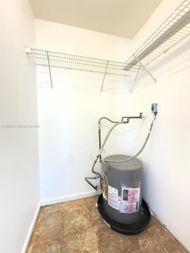 Building Photo - 1942 Thomas St