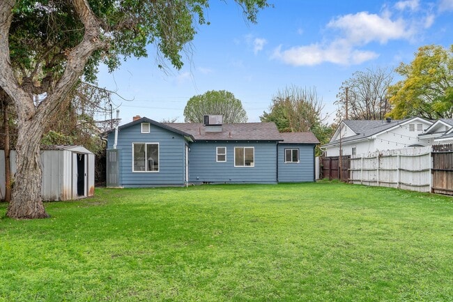 Building Photo - 5656 Donna Ave