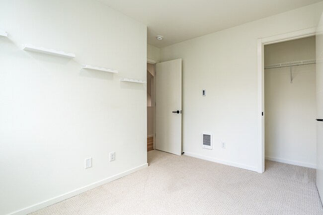 Building Photo - 8326 C 16TH AVE NW 98117