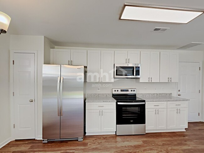 Building Photo - 5114 Wetlands Dr