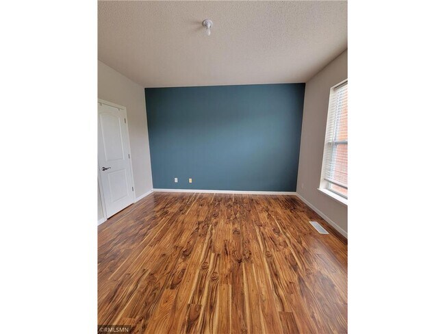Building Photo - 10266 Bleeker St