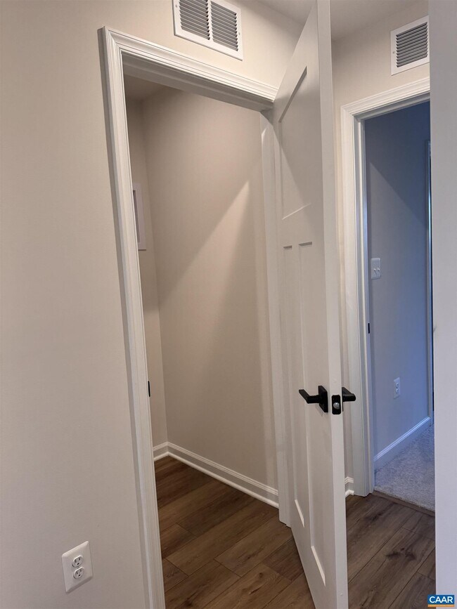 Building Photo - 2225 Woodburn Rd