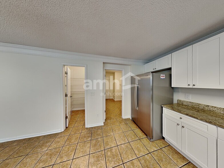 Building Photo - 2116 Maple Tree Ct